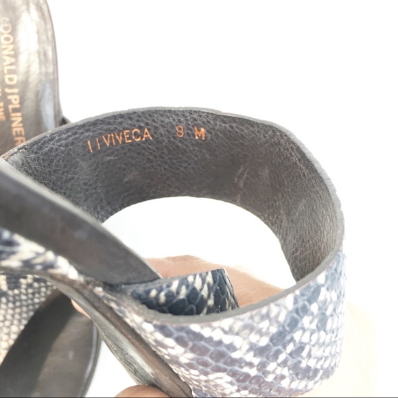 Donald J Pliner Viveca Snakeskin Kitten Heel 8 - Picture 10 of 10